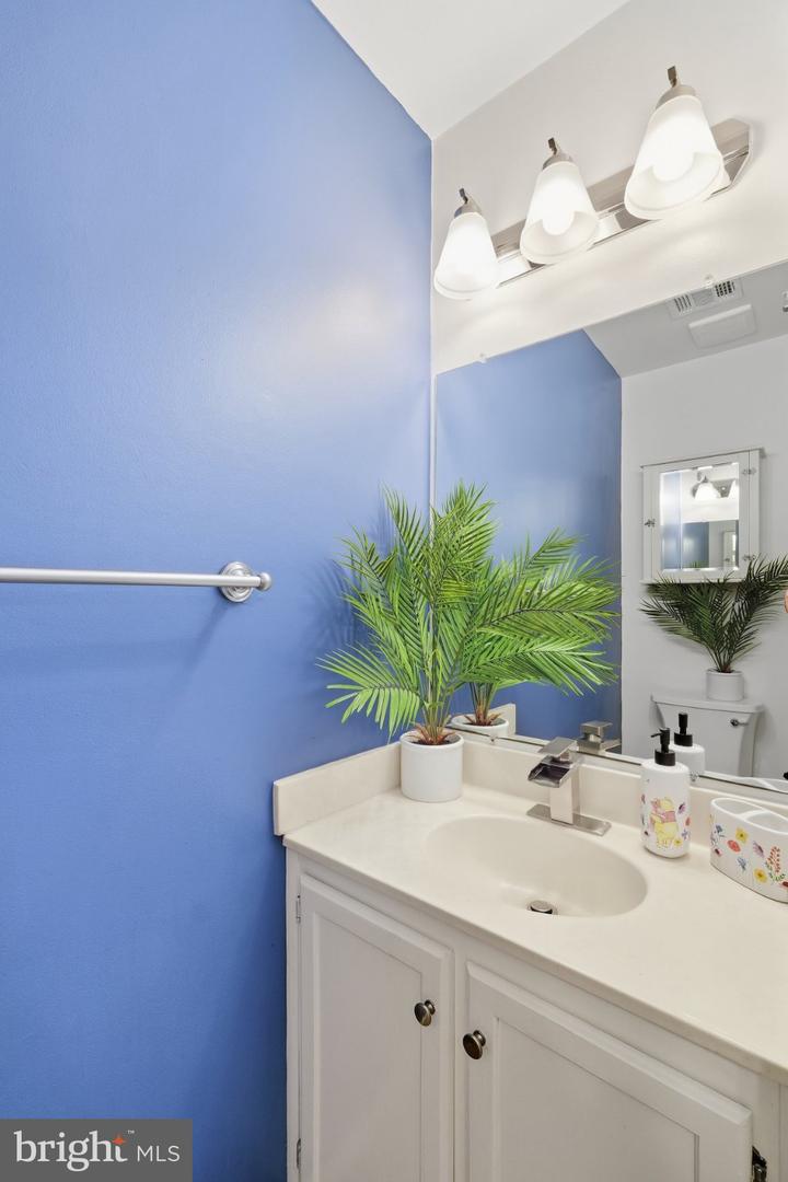 6917 Chiswick Ln Property Photo 18