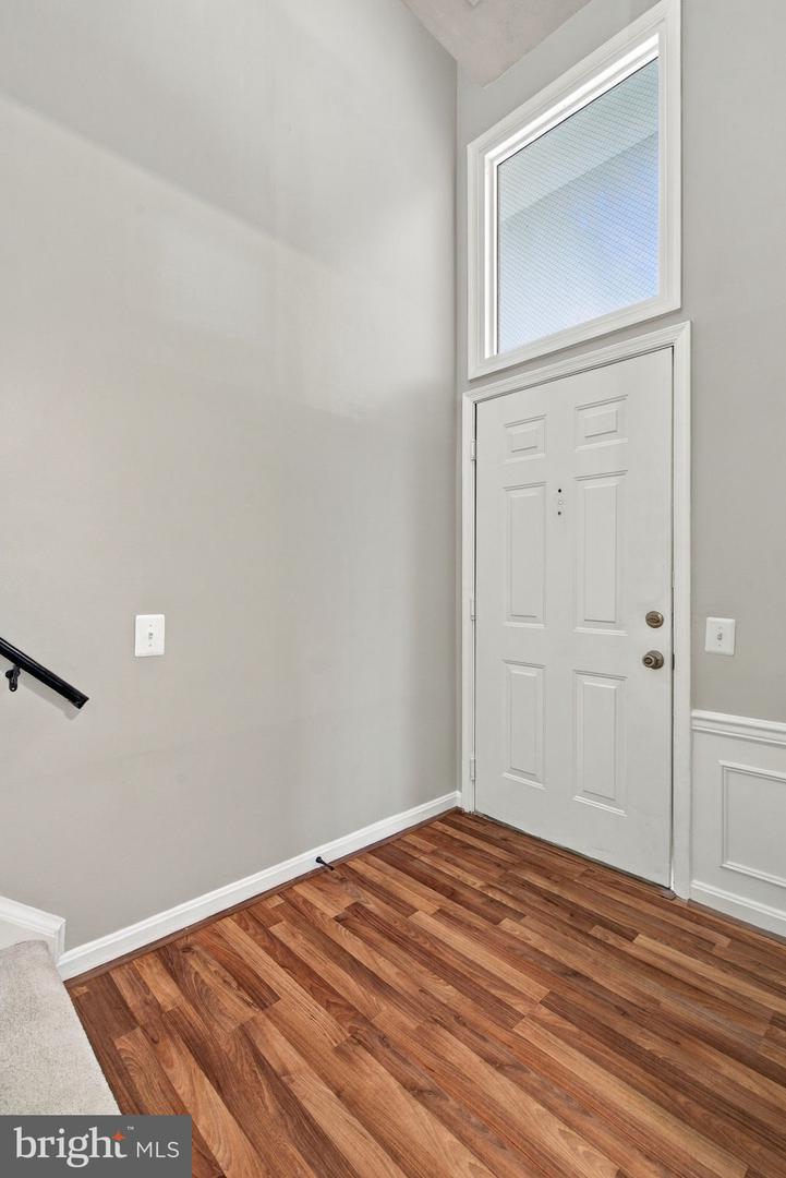 8210 Crossbrook Ct #202 Property Photo 2