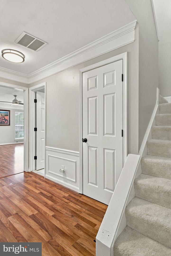 8210 Crossbrook Ct #202 Property Photo 3