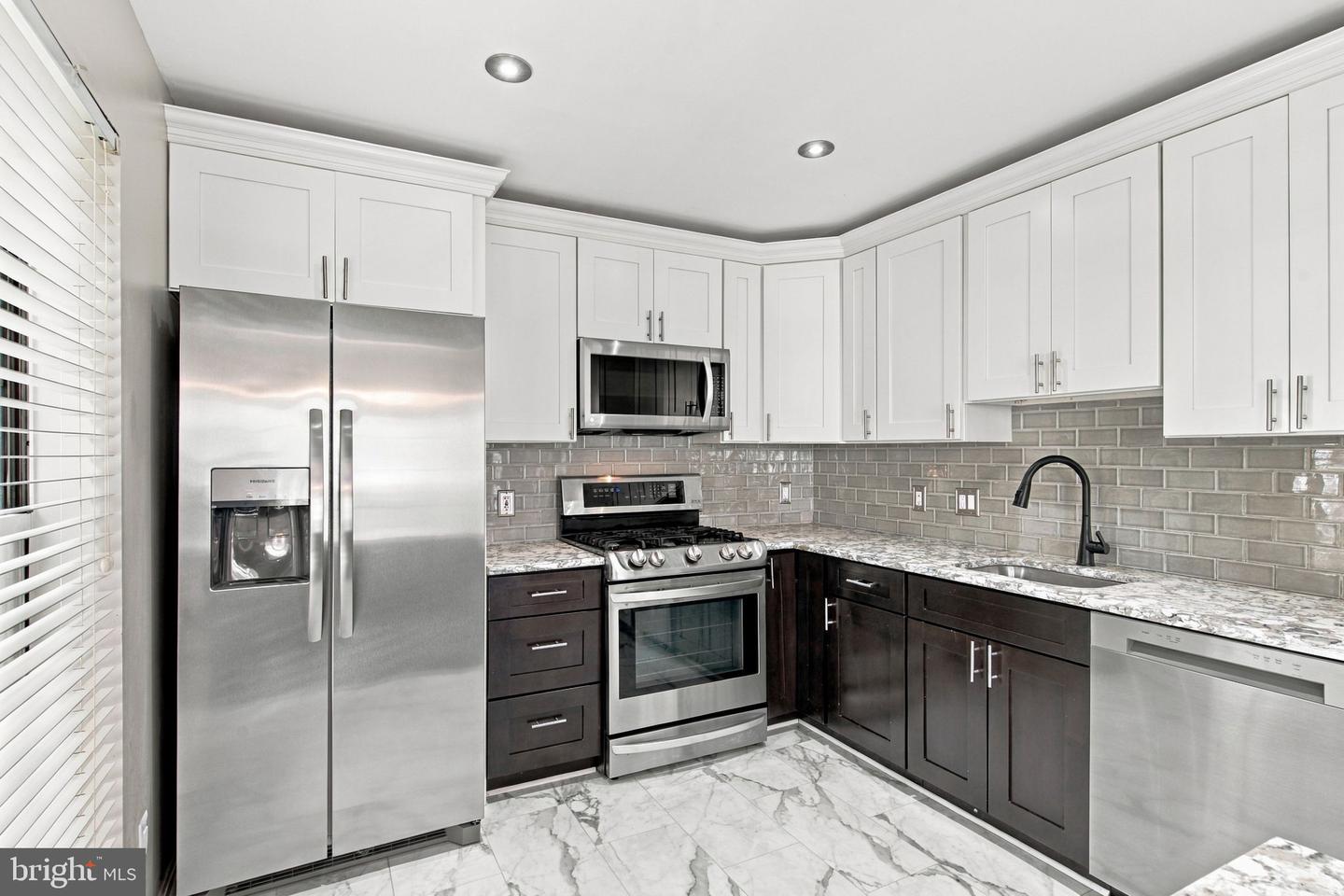 8210 Crossbrook Ct #202 Property Photo 9