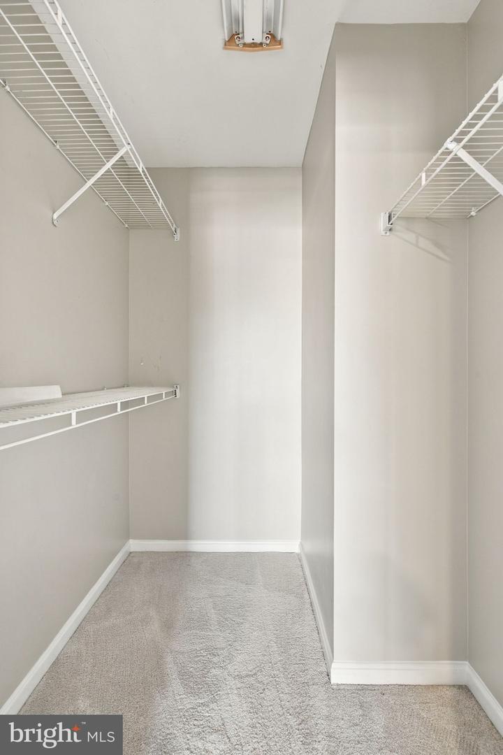 8210 Crossbrook Ct #202 Property Photo 18
