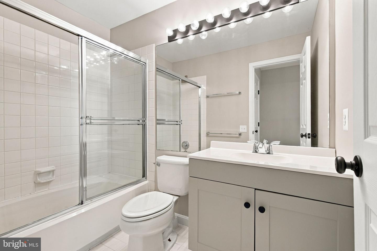 8210 Crossbrook Ct #202 Property Photo 20