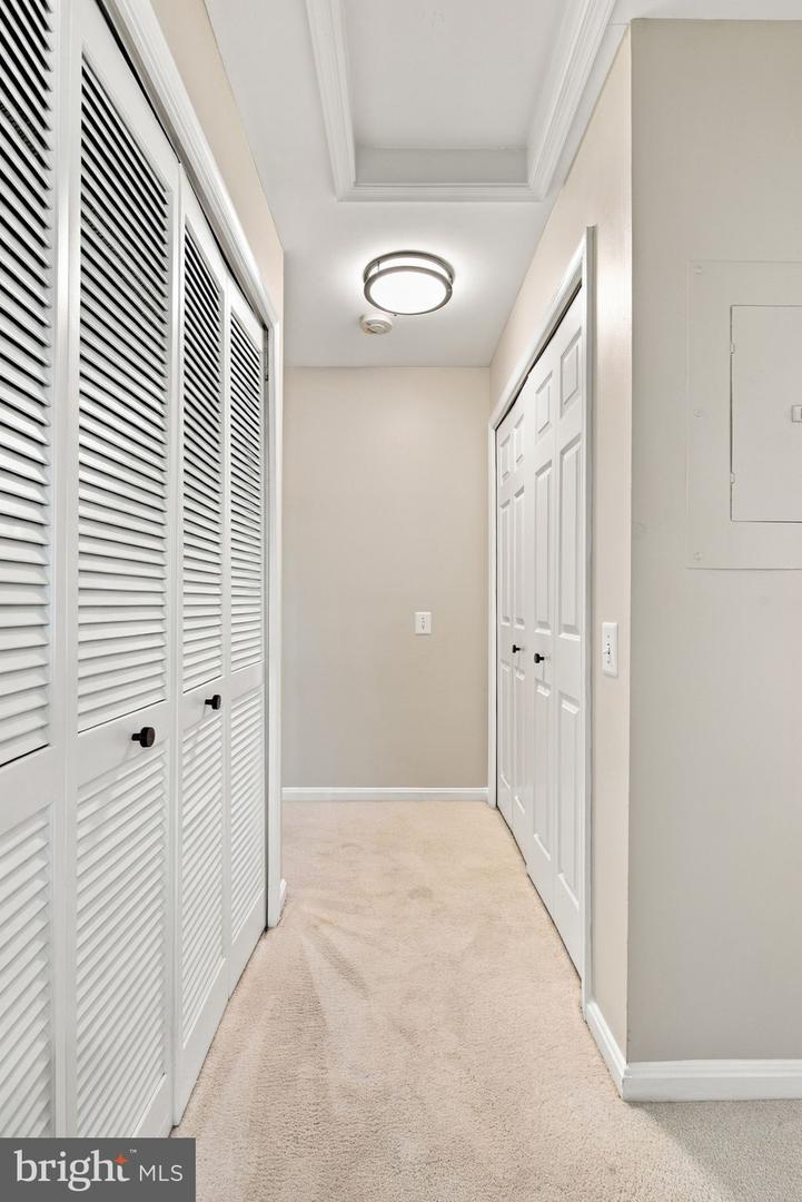 8210 Crossbrook Ct #202 Property Photo 23
