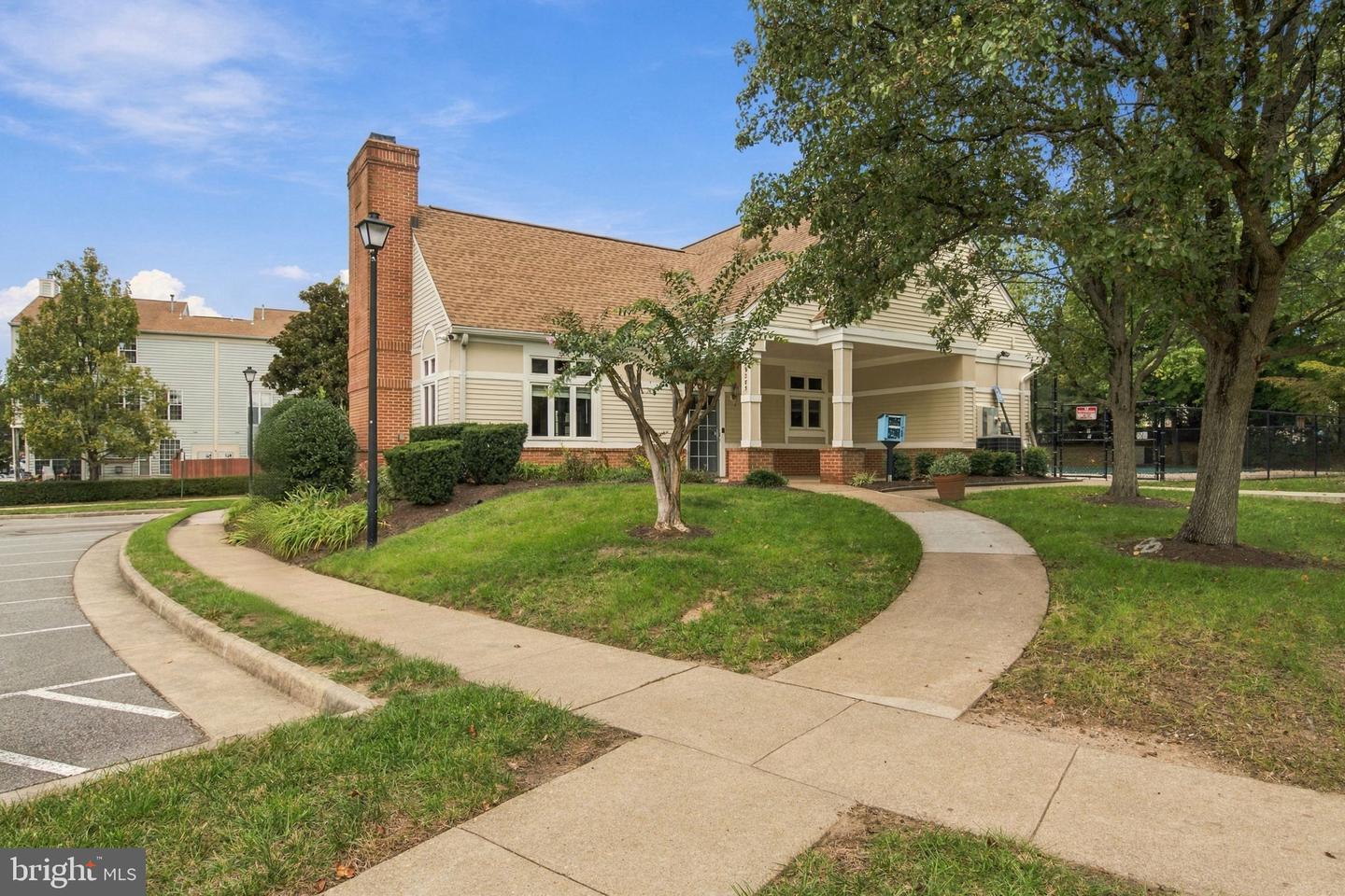 8210 Crossbrook Ct #202 Property Photo 25