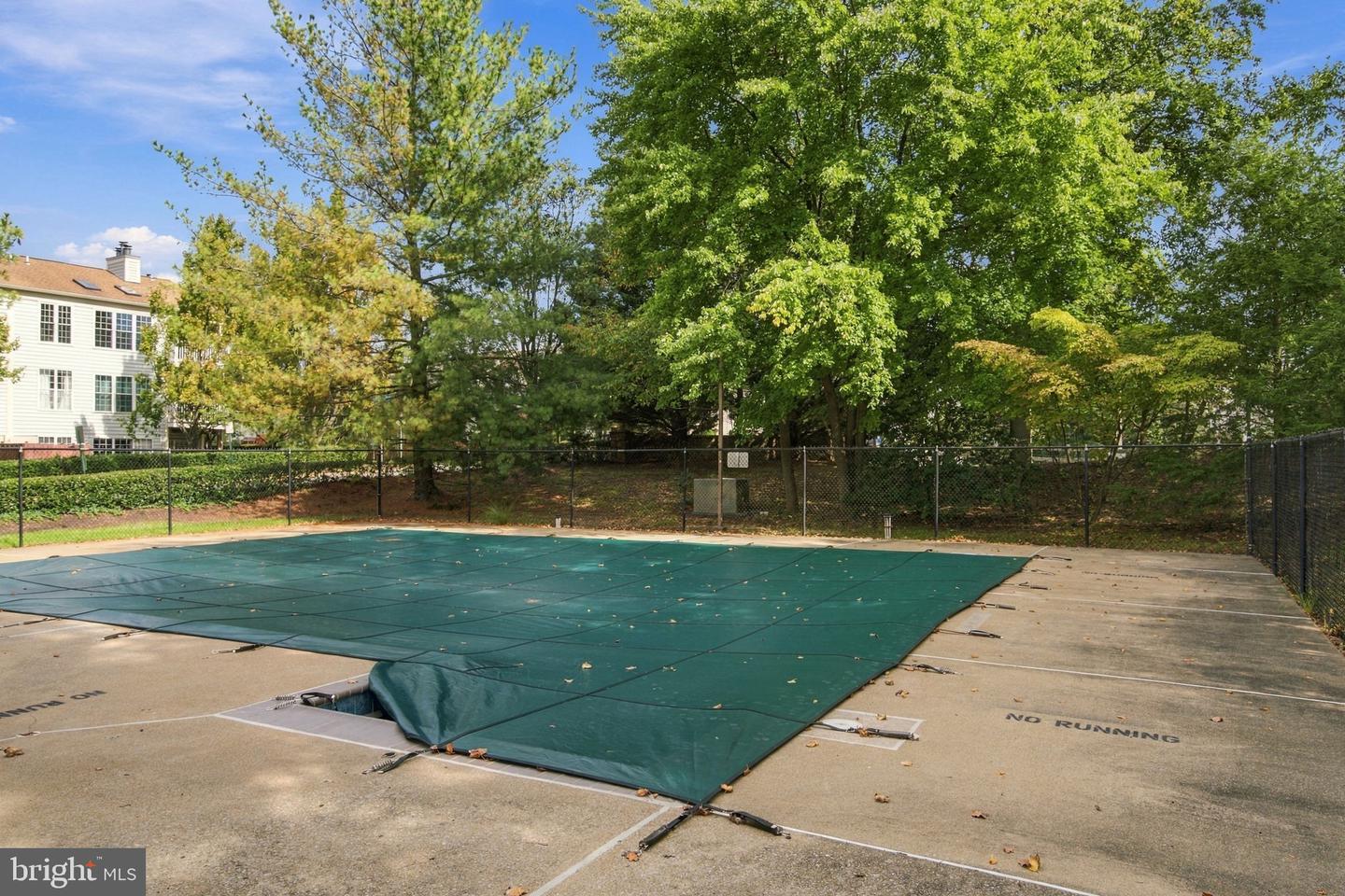 8210 Crossbrook Ct #202 Property Photo 28