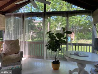 13616 S Springs Dr Property Photo 2