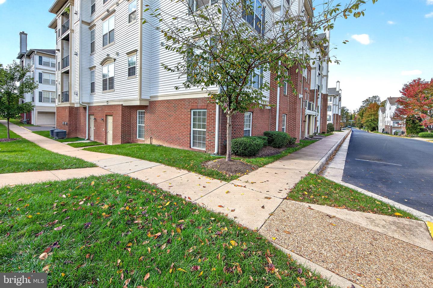 11565 Cavalier Landing Ct #101 Property Photo 2