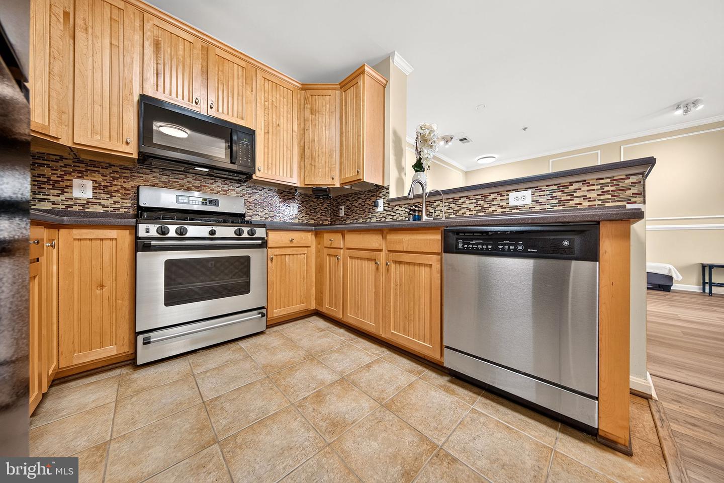 11565 Cavalier Landing Ct #101 Property Photo 4