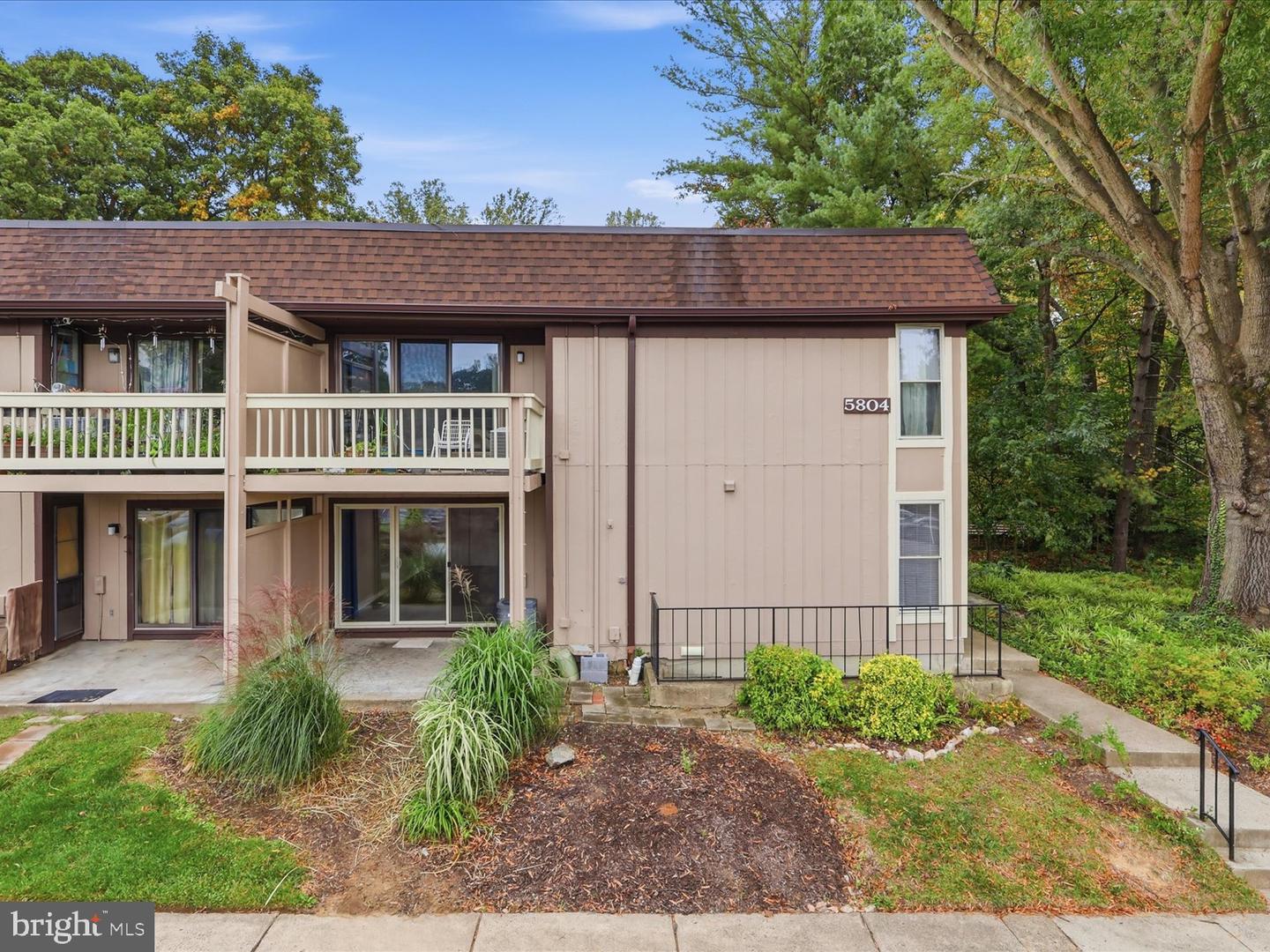 5804 Royal Ridge Dr #d Property Photo 3