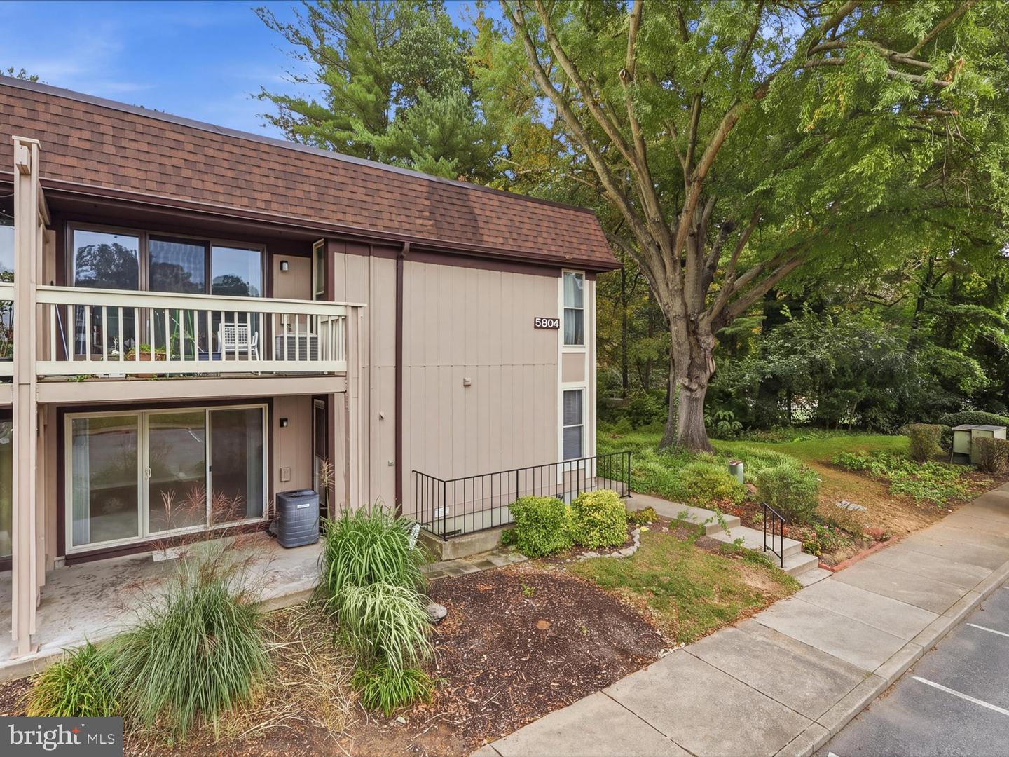 5804 Royal Ridge Dr #d Property Photo 4
