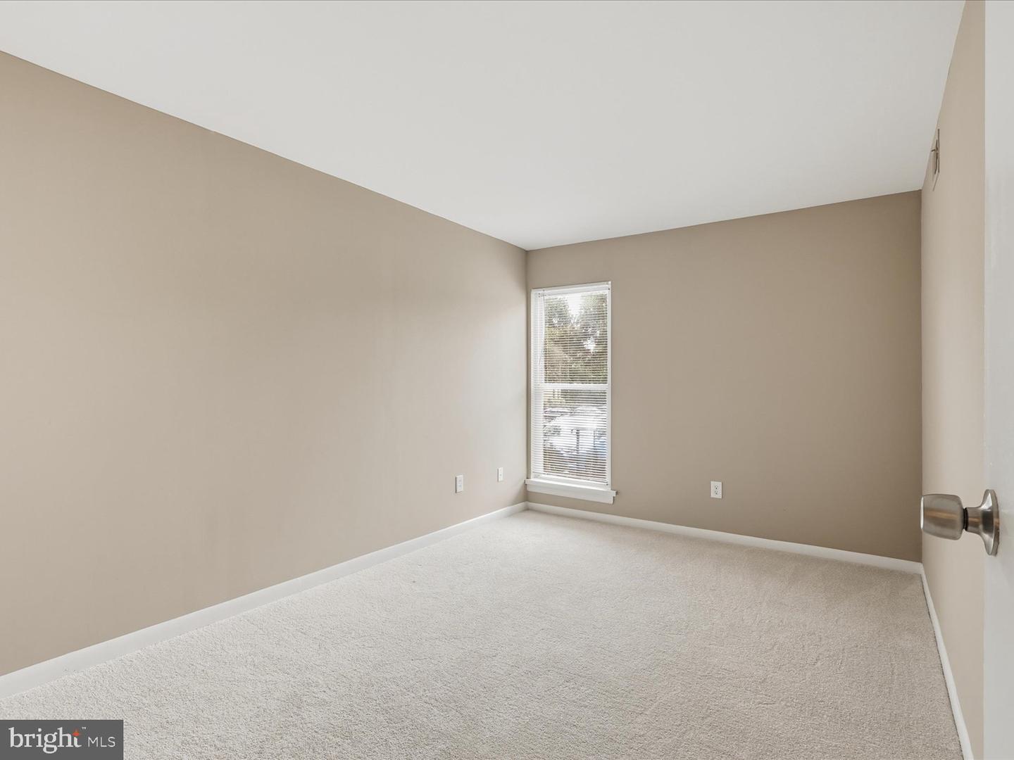 5804 Royal Ridge Dr #d Property Photo 15