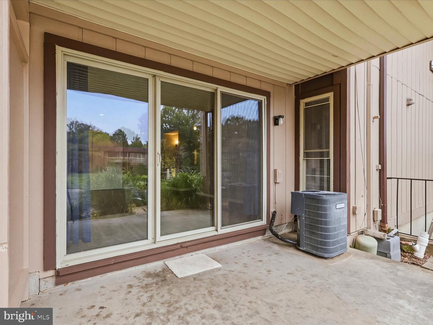 5804 Royal Ridge Dr #d Property Photo 23