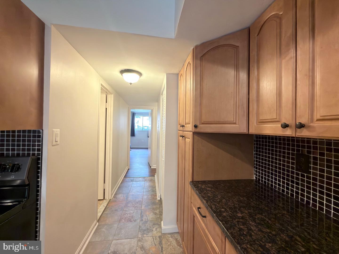 9709 Kings Crown Ct #2 Property Photo 9