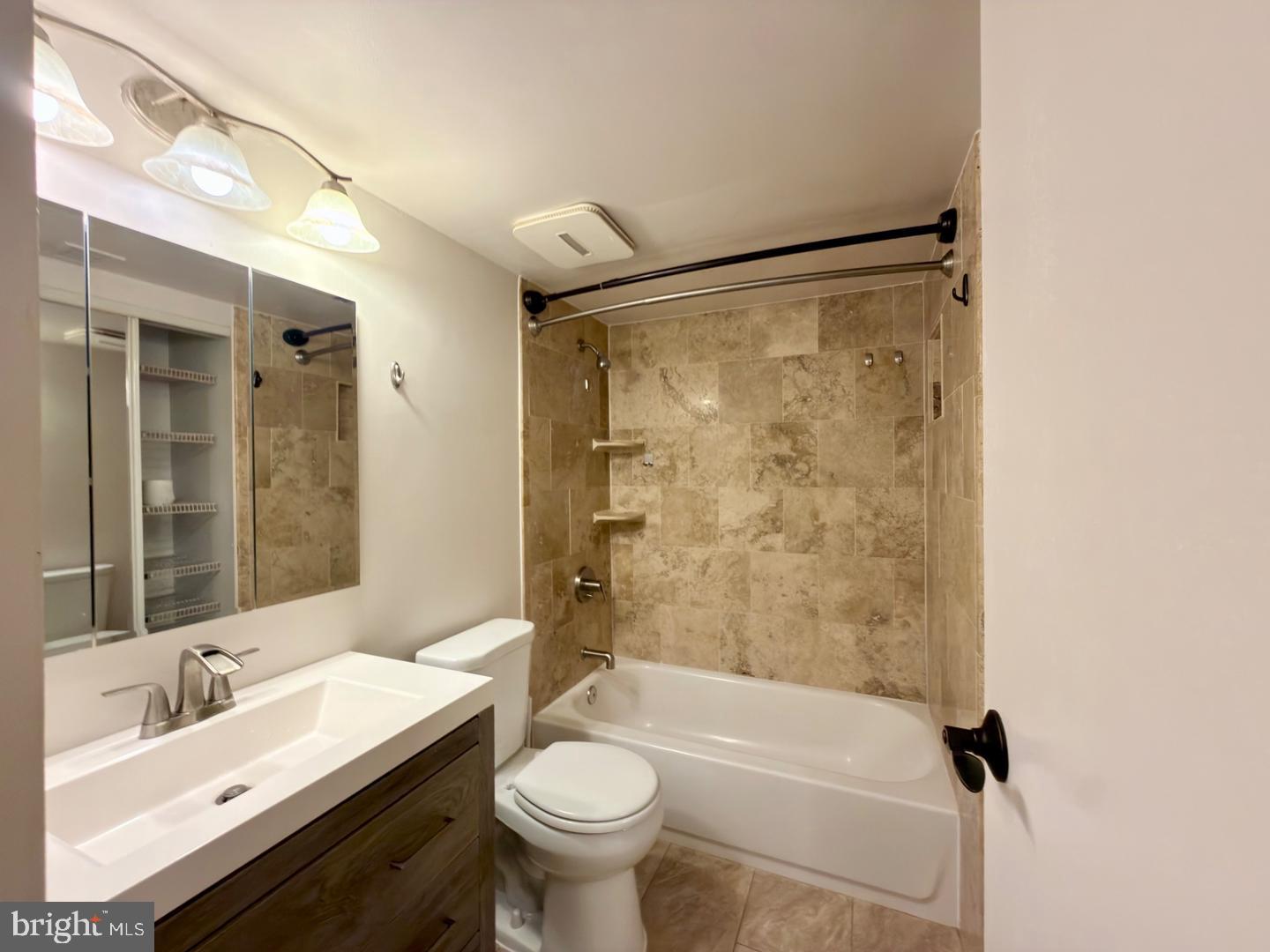 9709 Kings Crown Ct #2 Property Photo 10