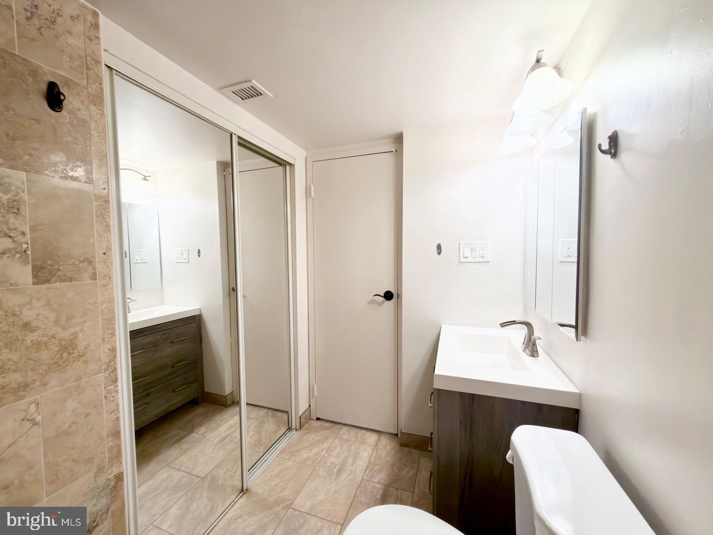 9709 Kings Crown Ct #2 Property Photo 11