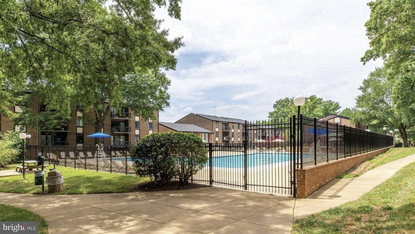 9709 Kings Crown Ct #2 Property Photo 15
