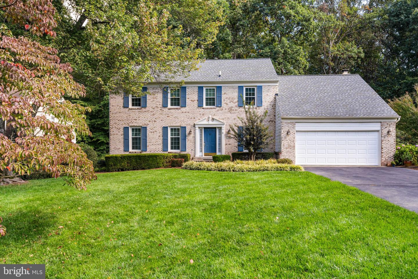9327 Hobart Ct Property Photo 1