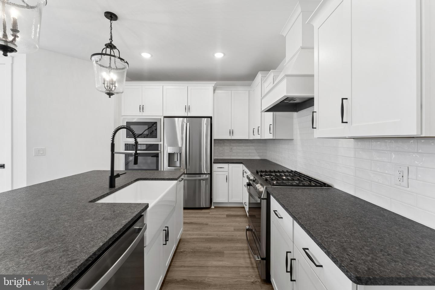 4855 Bauhaus Sq Property Photo 5