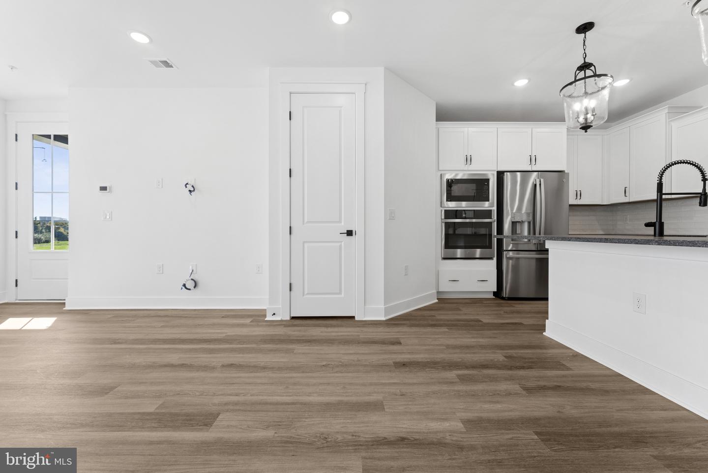 4855 Bauhaus Sq Property Photo 6