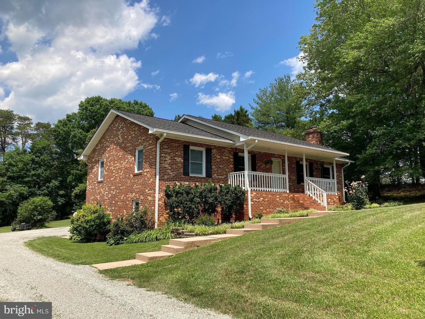 2412 FAIRGROUND RD