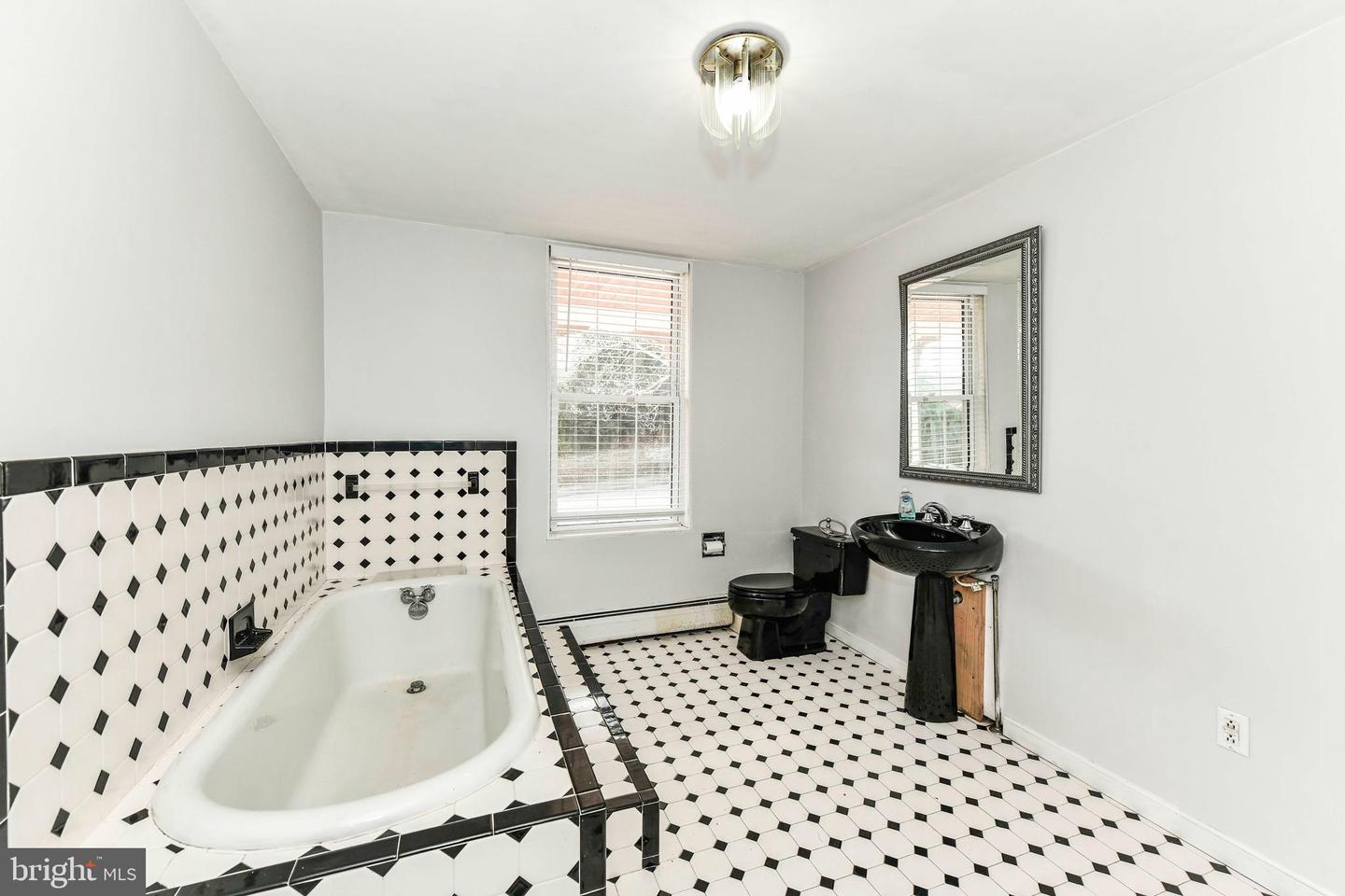 173 Main St Property Photo 10