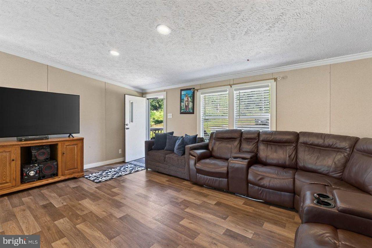 54 Springbranch Trl Property Photo 5