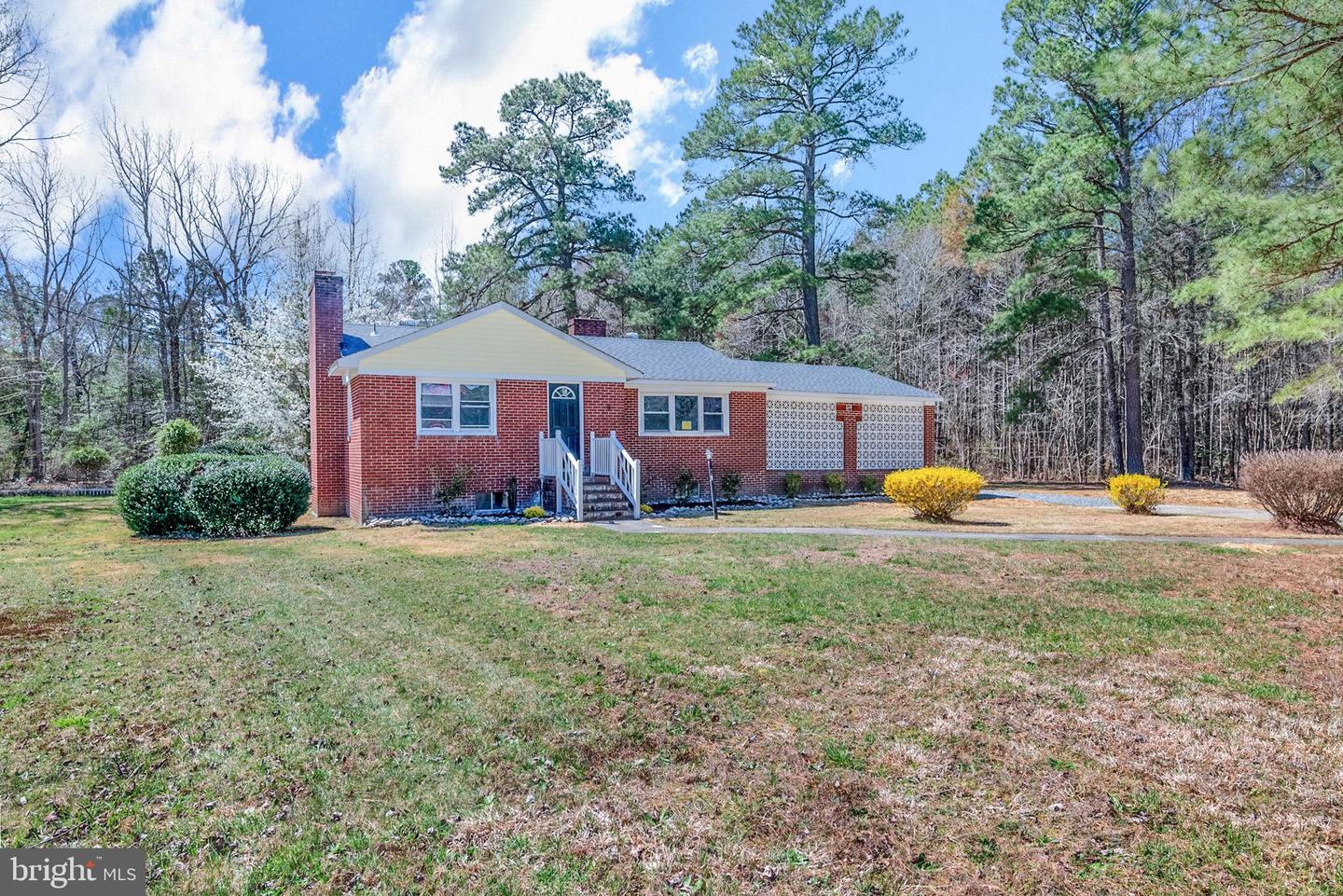 9818 George Washington Memorial Hwy Property Photo 1