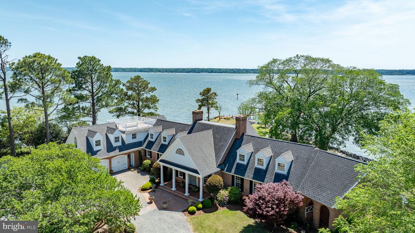 6454 Carmines Island Ln Property Photo 1