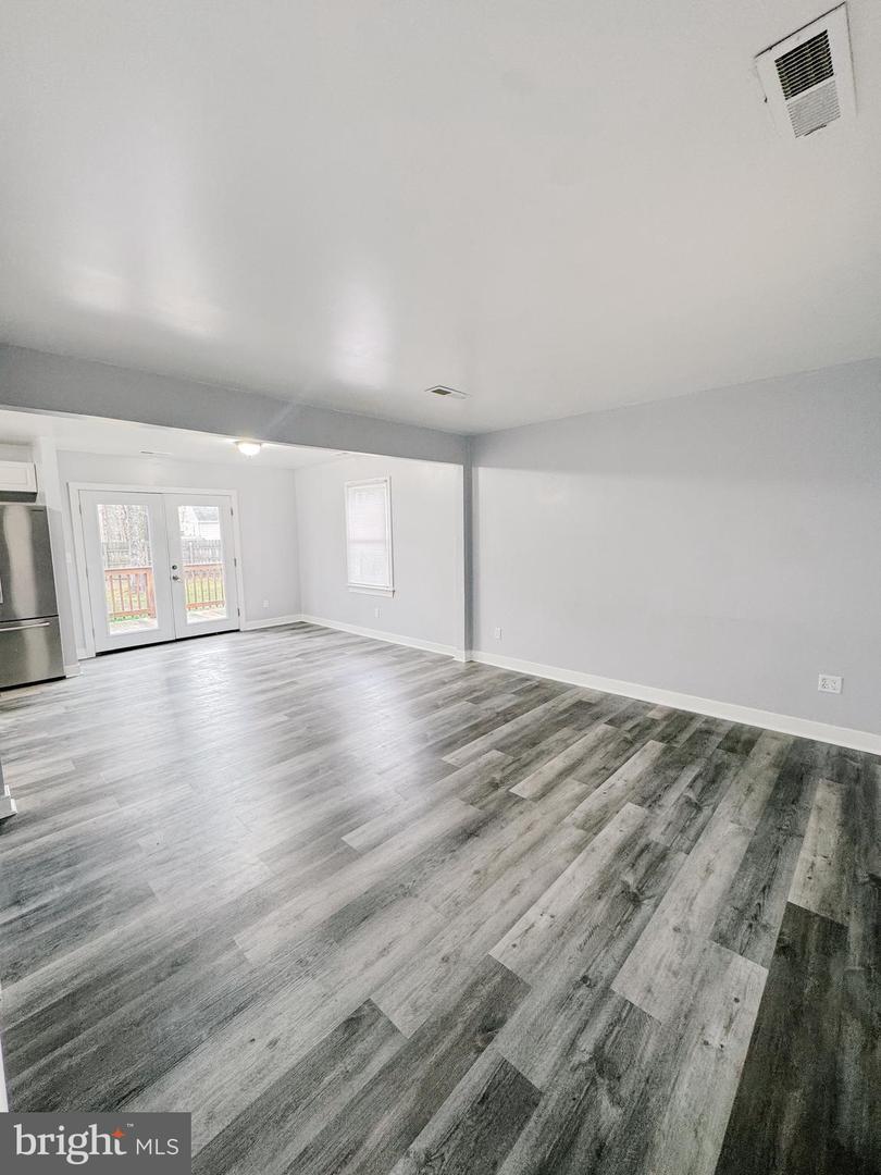 6 Courtside Ln Property Photo 4