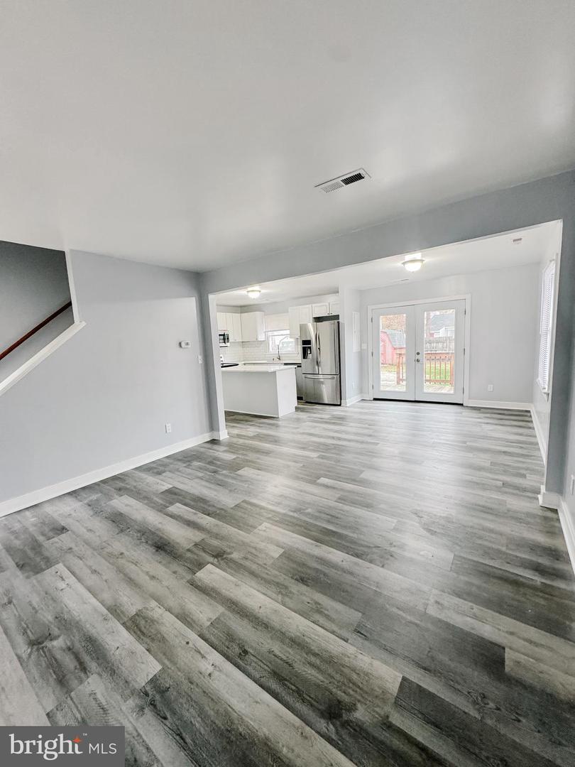 6 Courtside Ln Property Photo 5