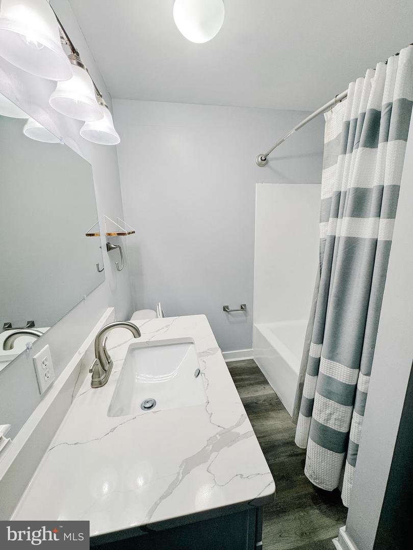 6 Courtside Ln Property Photo 11