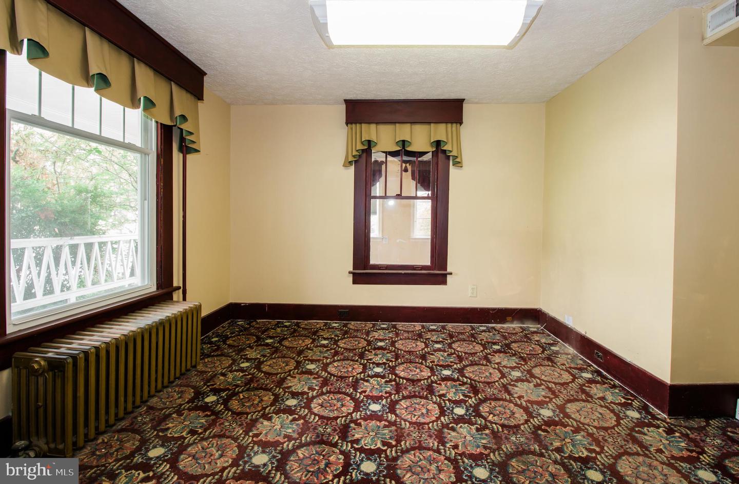 1124 S High St Property Photo 11