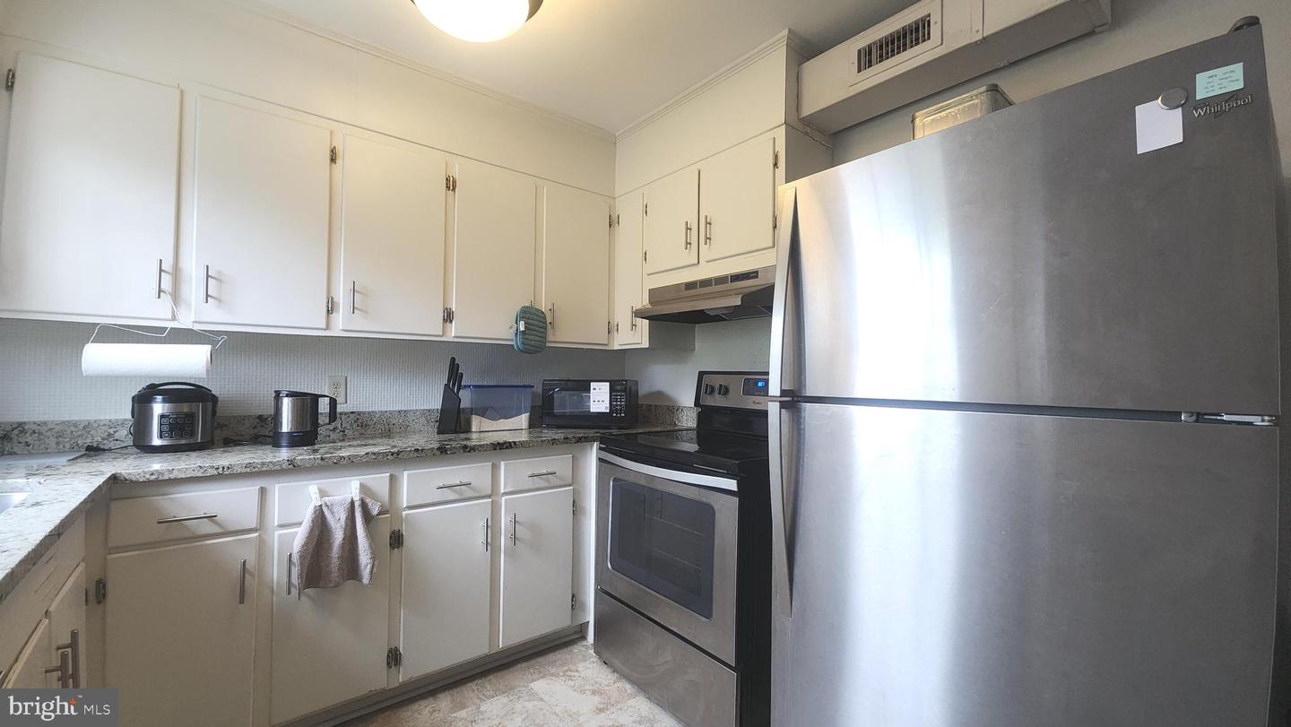 958 College Ave Property Photo 16