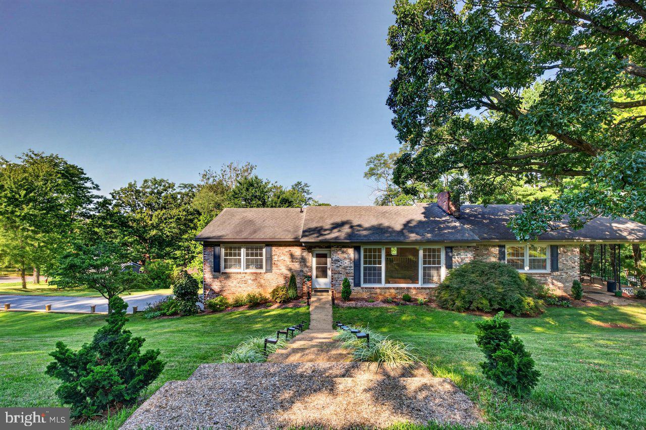 1222 Woodcrest Cir Property Photo 1