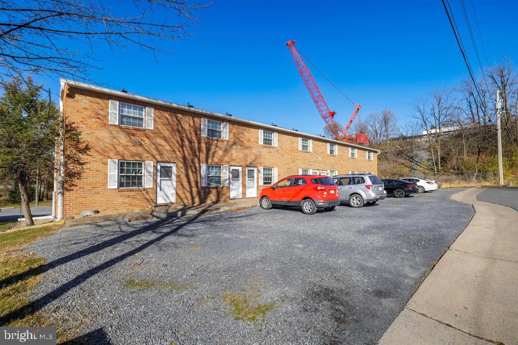 91 Dutch Mill Ct Property Photo 3