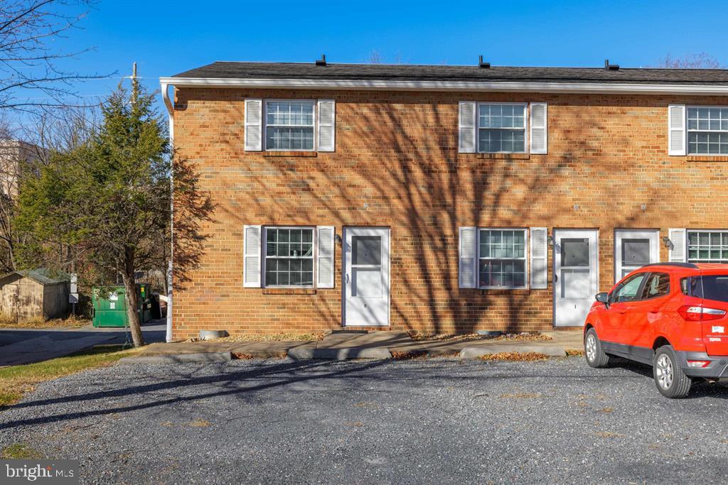 91 Dutch Mill Ct Property Photo 4