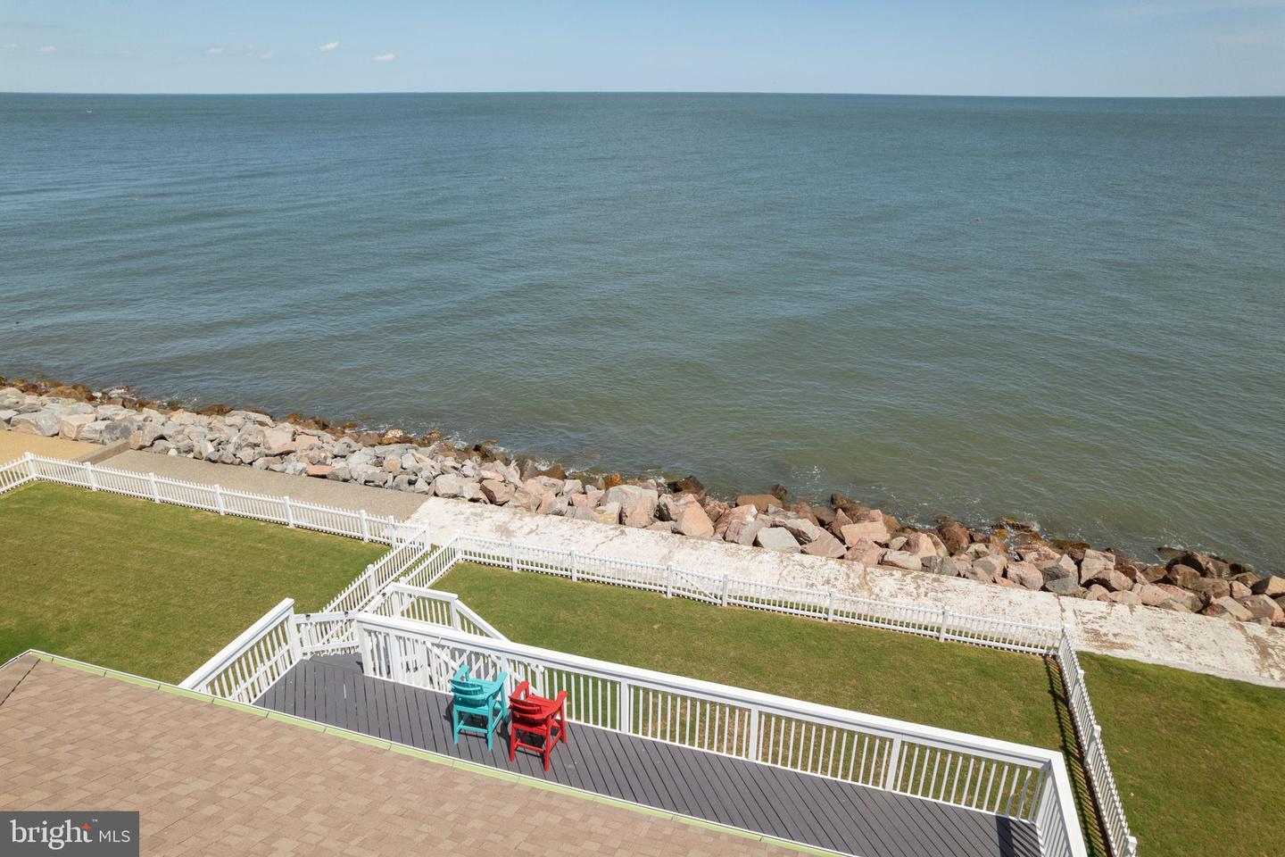 106 LIGHTHOUSE DR