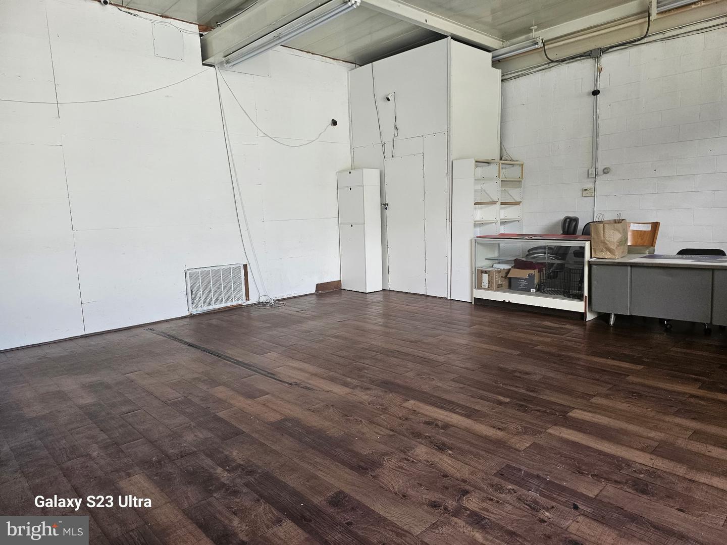 5604 Chamberlayne Rd Property Photo 2