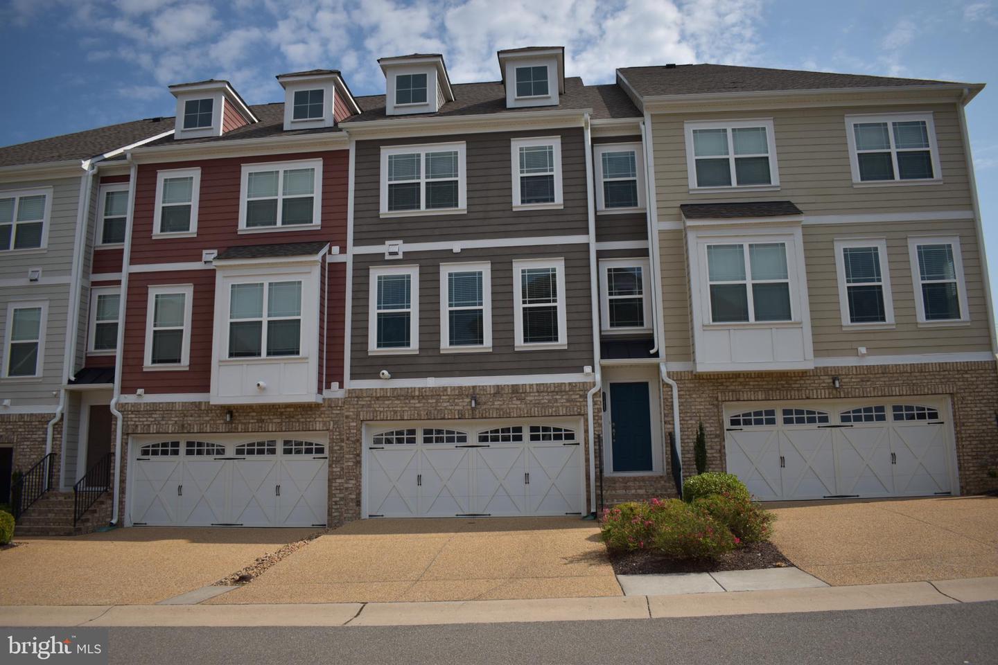 11443 Hayloft Ln Property Photo 1