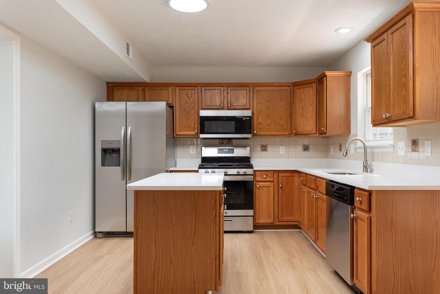 4205 Seamore St Property Photo 15