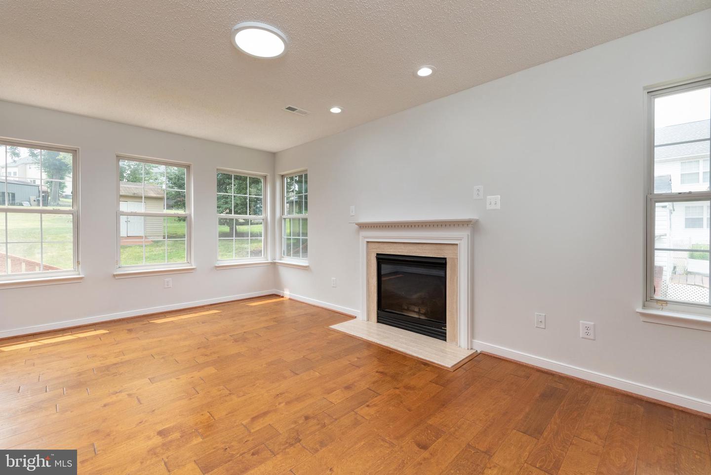 4205 Seamore St Property Photo 19