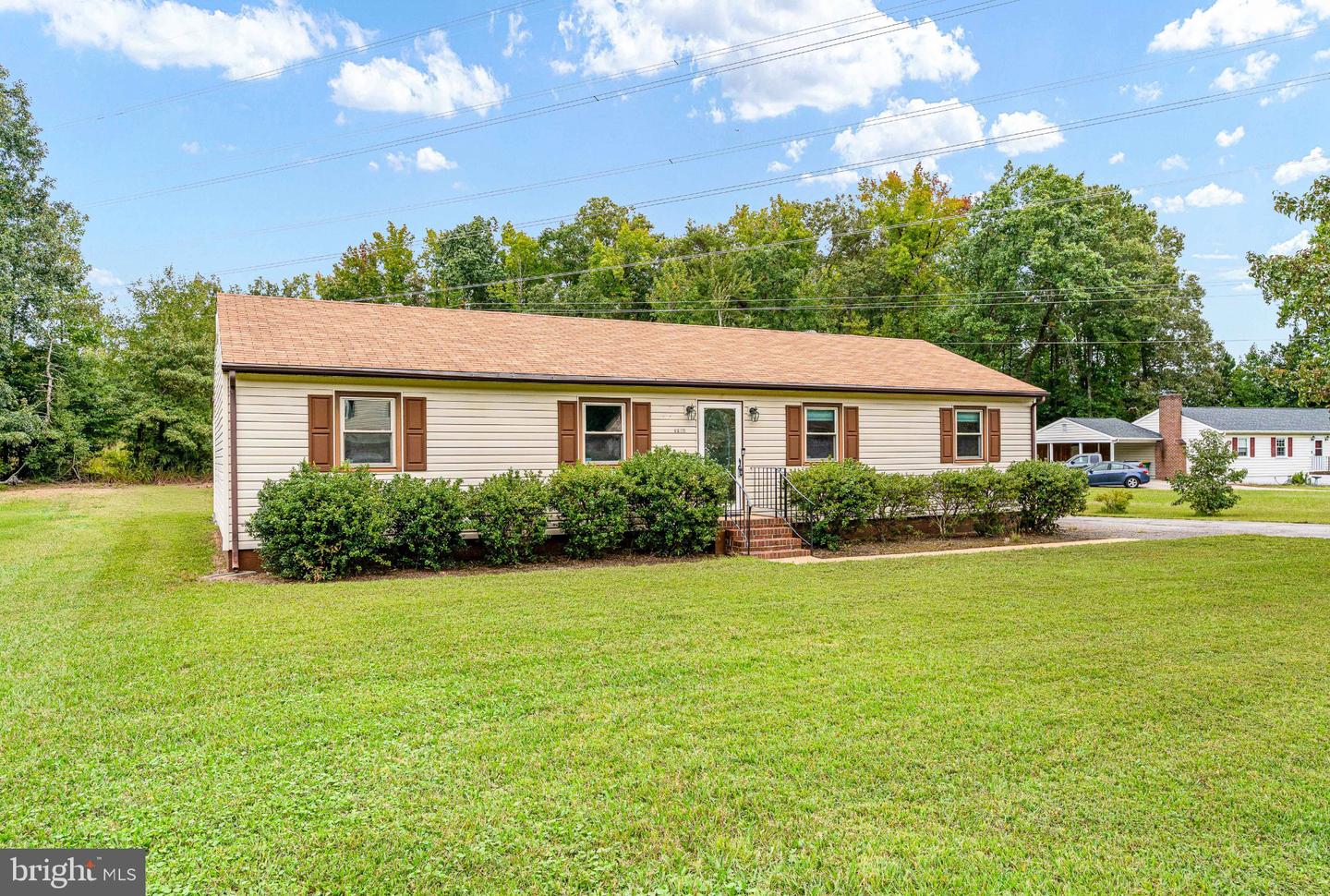 3909 Robin Hood Dr Property Photo 1