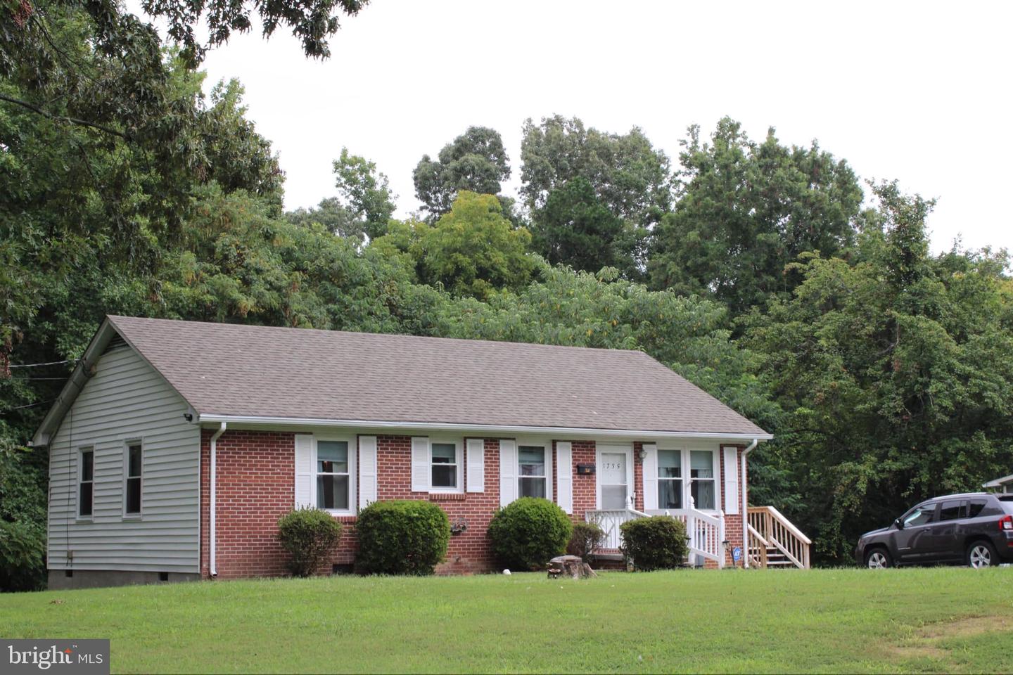 1735 Jefferson Ave Property Photo