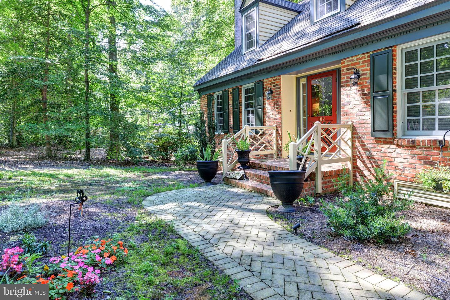 102 Whitehall Ct Property Photo 1