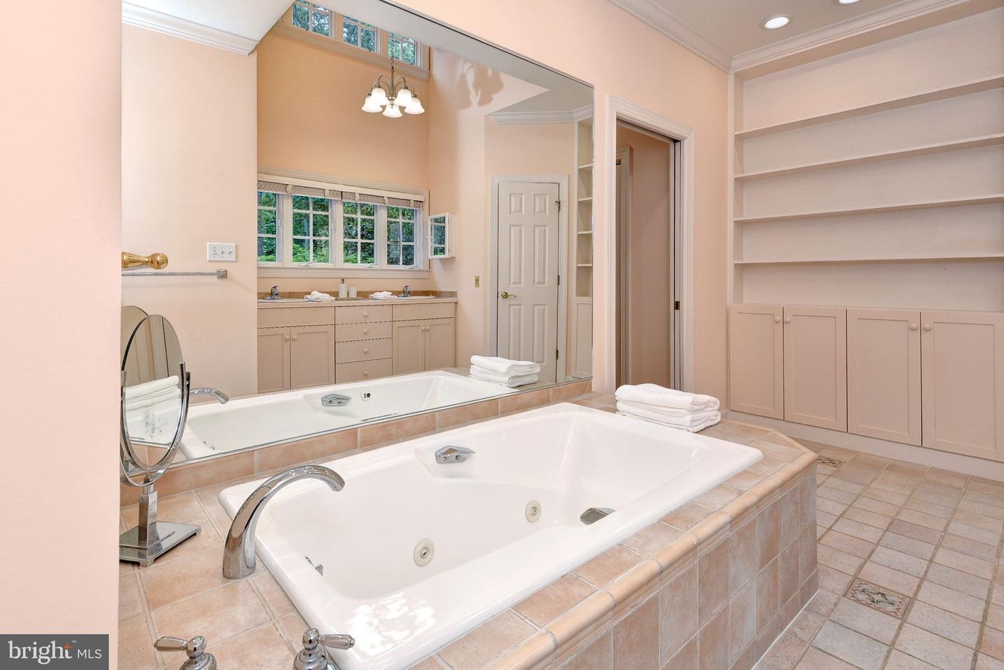 20 The Palisades Property Photo 34
