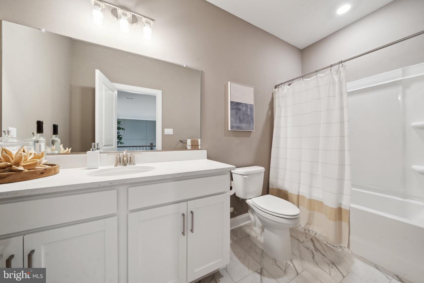 1324 Treviso Bay Property Photo 31