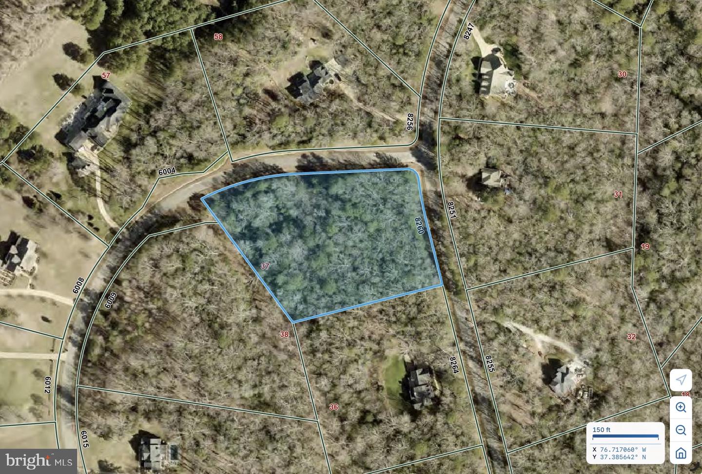 8260 Wrenfield Dr Property Photo 3