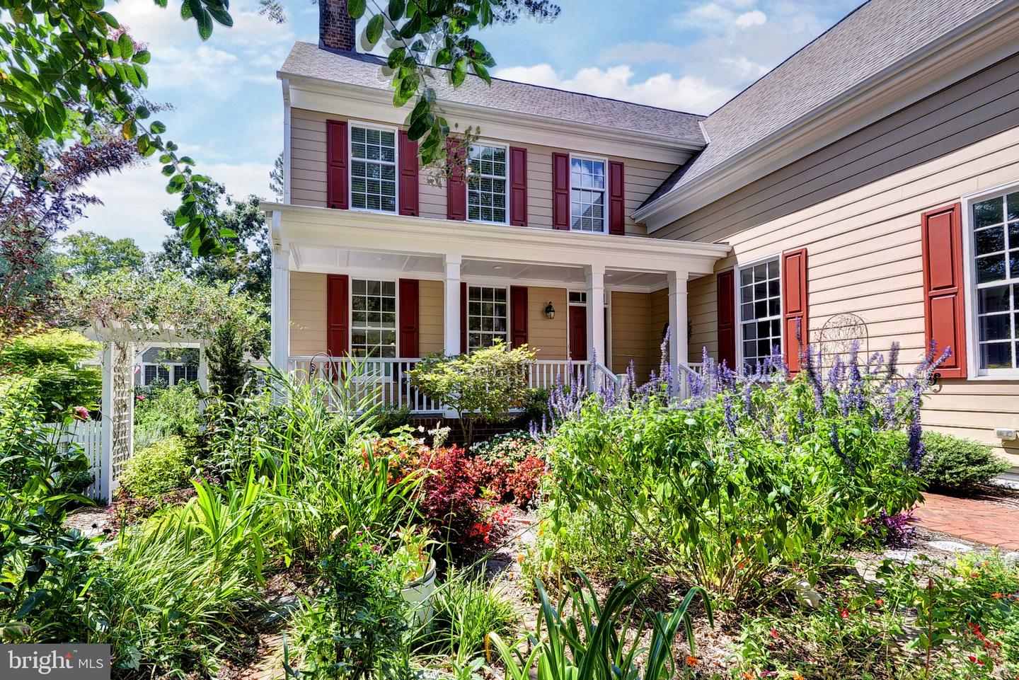 145 Hollinwell Property Photo 4