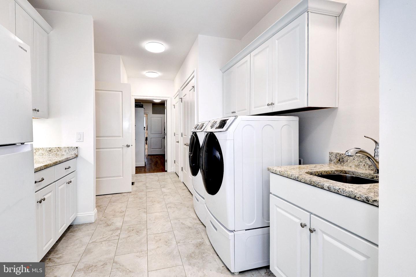 145 Hollinwell Property Photo 33