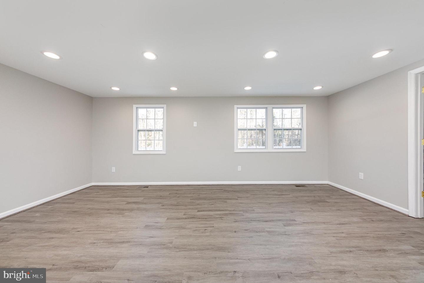 16028 Brickhouse Rd Property Photo 7